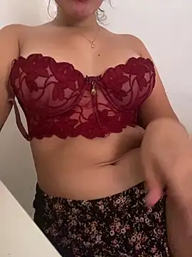 Snapshot of Ariell_hot chatting on 05.18.26 Ariell hot online show from 05.18.26