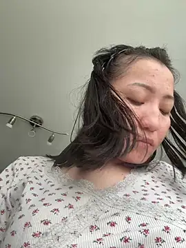 Snapshot of Molly242424- chatting on 03.24.26 Molly242424- online show from 03.24.26