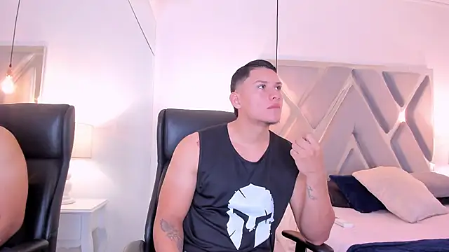 Snapshot of Chriss_Diamond chatting on 04.19.26 Chriss Diamond online show from 04.19.26