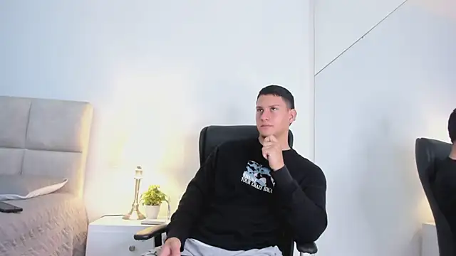 Snapshot of Chriss_Diamond chatting on 06.03.26 Chriss Diamond online show from 06.03.26