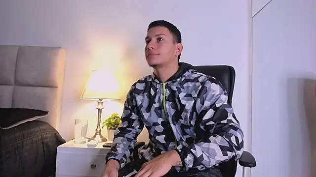 Snapshot of Chriss_Diamond chatting on 06.23.26 Chriss Diamond online show from 06.23.26