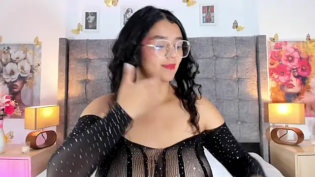 Snapshot of SamantaAristizabal2 chatting on 05.15.26 SamantaAristizabal2 online show from 05.15.26