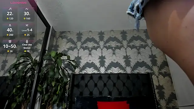 Snapshot of Pamela_di_angelo chatting on 04.21.26 Pamela di angelo online show from 04.21.26