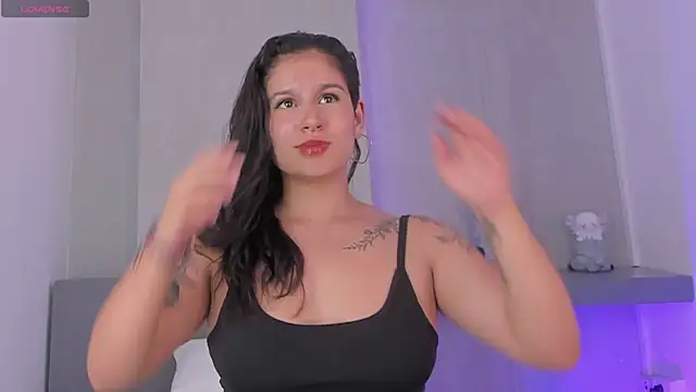 Snapshot of aurarosse_ chatting on 03.25.26 aurarosse online show from 03.25.26