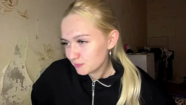 Snapshot of Sophia_Blonde chatting on 04.27.26 Sophia Blonde online show from 04.27.26