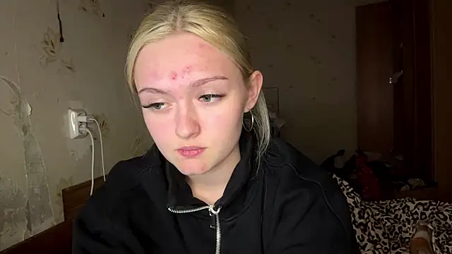 Snapshot of Sophia_Blonde chatting on 04.28.26 Sophia Blonde online show from 04.28.26