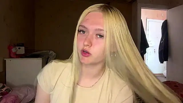 Snapshot of Sophia_Blonde chatting on 05.12.26 Sophia Blonde online show from 05.12.26