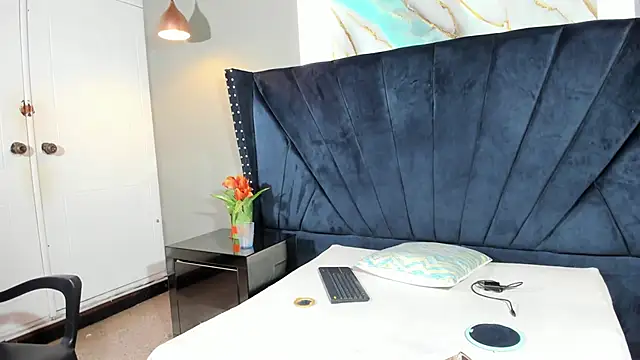 Sara Hanks online show from 03.28.26