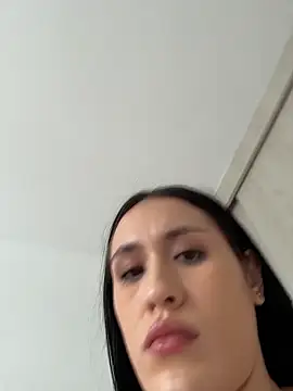 Snapshot of SerenaFox_ chatting on 04.18.26 SerenaFox online show from 04.18.26