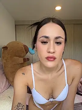 Snapshot of SerenaFox_ chatting on 04.25.26 SerenaFox online show from 04.25.26