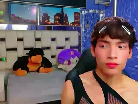 Snapshot of IsaacNovaa chatting on 04.02.26 IsaacNovaa online show from 04.02.26