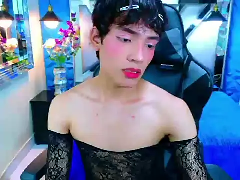 Snapshot of IsaacNovaa chatting on 04.06.26 IsaacNovaa online show from 04.06.26