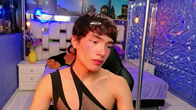 Snapshot of IsaacNovaa chatting on 04.16.26 IsaacNovaa online show from 04.16.26