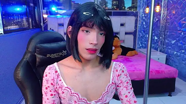 Snapshot of IsaacNovaa chatting on 06.10.26 IsaacNovaa online show from 06.10.26