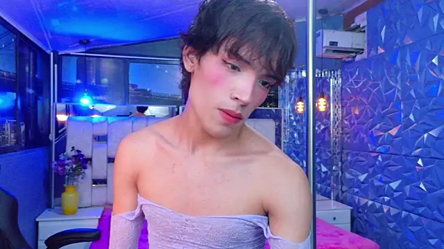Snapshot of IsaacNovaa chatting on 06.11.26 IsaacNovaa online show from 06.11.26