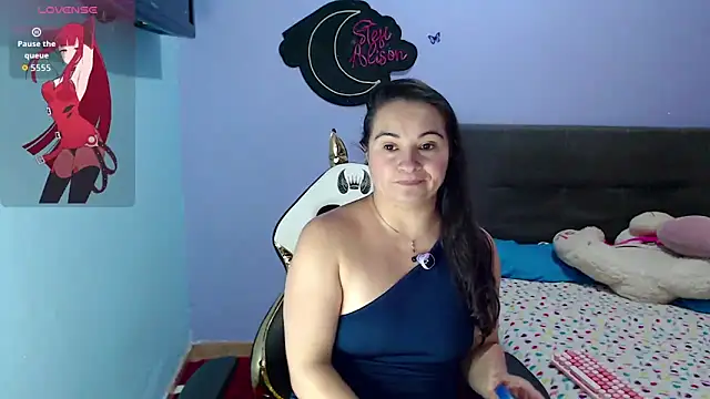 Snapshot of kyra_sol chatting on 04.01.26 kyra sol online show from 04.01.26
