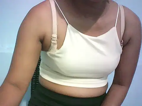 Snapshot of CreamyHotPussy4u chatting on 04.04.26 CreamyHotPussy4u online show from 04.04.26