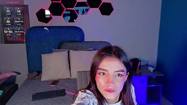 Charlott  18 online show from 05.13.26
