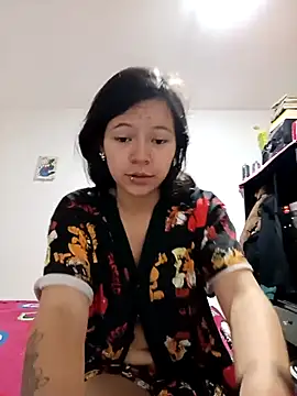 Snapshot of Ninffa_sweet21 chatting on 04.17.26 Ninffa sweet21 online show from 04.17.26