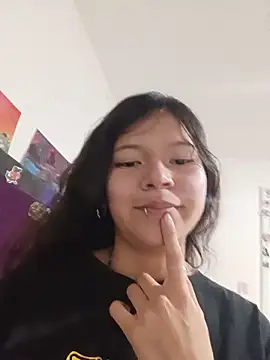Snapshot of Ninffa_sweet21 chatting on 06.19.26 Ninffa sweet21 online show from 06.19.26