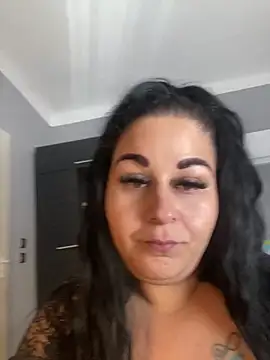 Snapshot of Szandra26 chatting on 04.21.26 Szandra26 online show from 04.21.26
