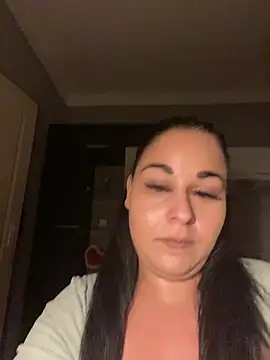 Snapshot of Szandra26 chatting on 04.22.26 Szandra26 online show from 04.22.26