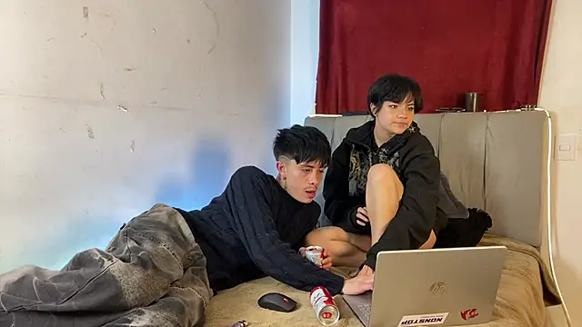 Snapshot of perceo_and_saddie chatting on 04.20.26 perceo and saddie online show from 04.20.26