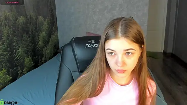 Snapshot of Miss_Shanel chatting on 04.22.26 Miss Shanel online show from 04.22.26