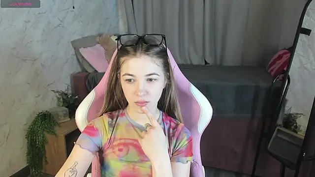 Snapshot of Miss_Shanel chatting on 04.30.26 Miss Shanel online show from 04.30.26