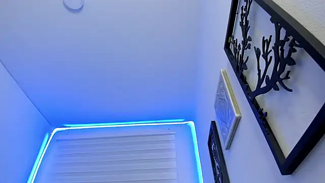 Snapshot of Sara_Red_X chatting on 03.27.26 Sara Red X online show from 03.27.26