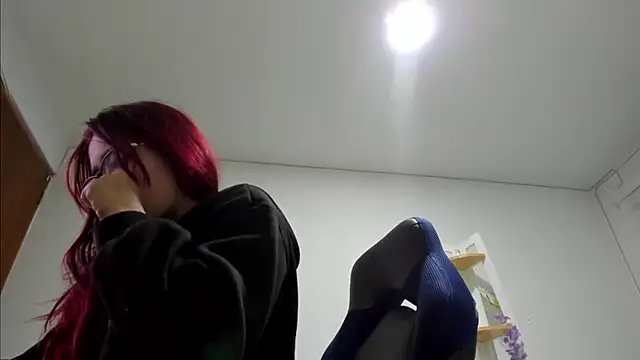 Snapshot of Sara_Red_X chatting on 03.30.26 Sara Red X online show from 03.30.26