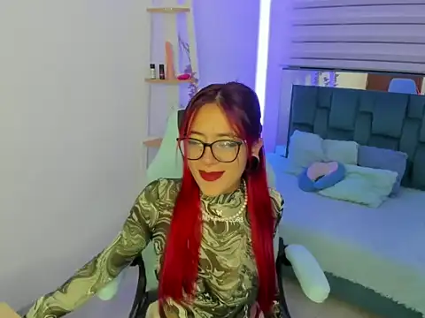 Snapshot of Sara_Red_X chatting on 04.16.26 Sara Red X online show from 04.16.26