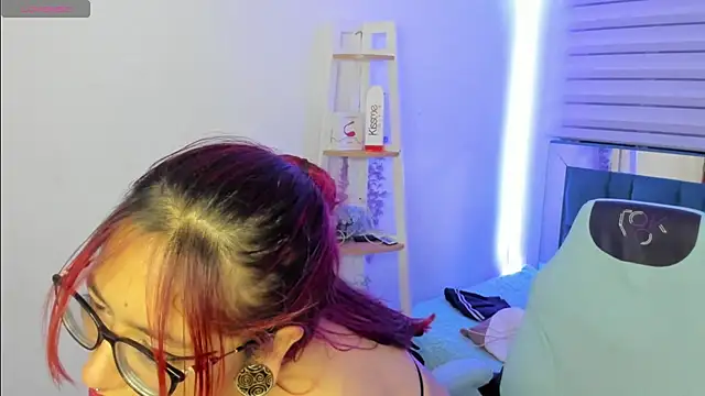 Sara Red X online show from 06.03.26