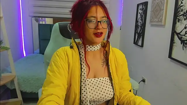 Sara Red X online show from 06.07.26