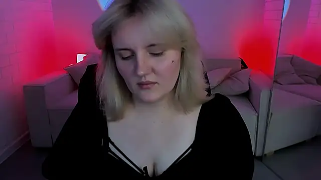 Snapshot of KathyBriggs chatting on 04.04.26 KathyBriggs online show from 04.04.26