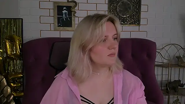 Snapshot of KathyBriggs chatting on 04.15.26 KathyBriggs online show from 04.15.26