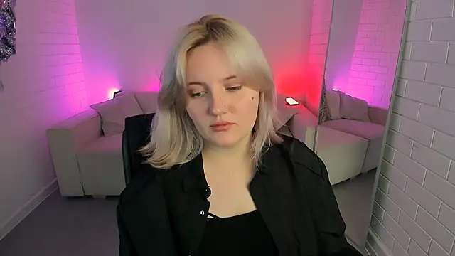Snapshot of KathyBriggs chatting on 04.22.26 KathyBriggs online show from 04.22.26