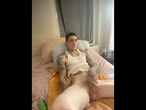 Snapshot of dkub93 chatting on 03.26.26 dkub93 online show from 03.26.26