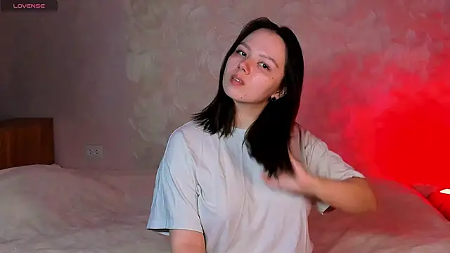 Snapshot of miss_teasee chatting on 04.22.26 miss teasee online show from 04.22.26