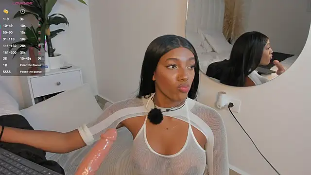 Snapshot of Megan_Brunette2 chatting on 05.19.26 Megan Brunette2 online show from 05.19.26