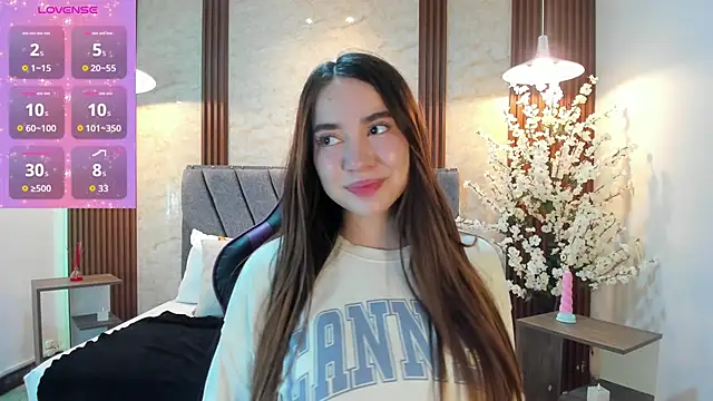 Snapshot of Anissa_m_ chatting on 04.13.26 Anissa m online show from 04.13.26