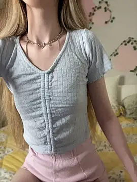 AvaTayloor online show from 04.11.26