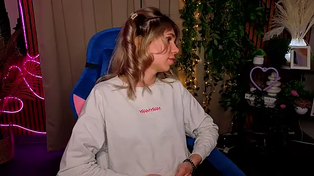 Snapshot of DebbieCobb chatting on 03.28.26 DebbieCobb online show from 03.28.26