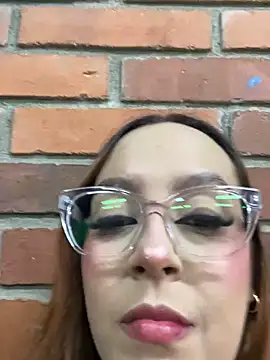 Snapshot of victoria_luxx_ chatting on 03.27.26 victoria luxx online show from 03.27.26