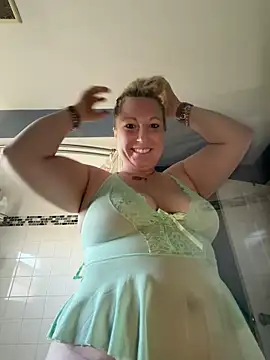 Snapshot of sweetkacibaby chatting on 04.25.26 sweetkacibaby online show from 04.25.26