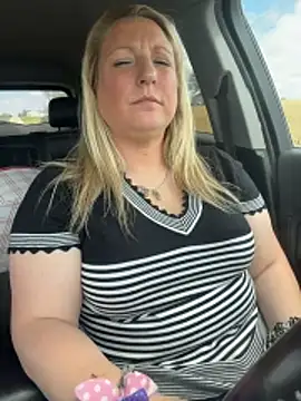 Snapshot of sweetkacibaby chatting on 04.28.26 sweetkacibaby online show from 04.28.26