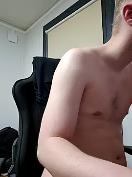 Snapshot of Aceyguy chatting on 04.09.26 Aceyguy online show from 04.09.26