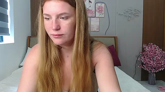 Snapshot of Carammelstorm chatting on 04.02.26 Carammelstorm online show from 04.02.26