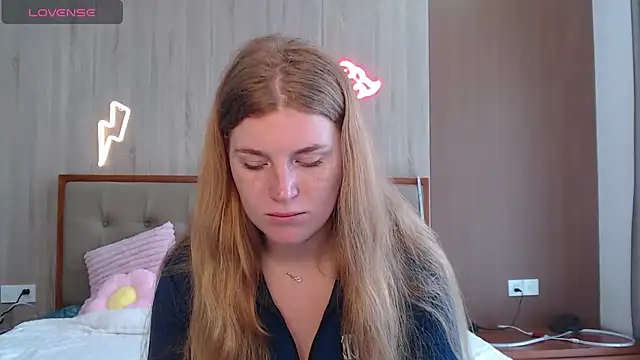 Snapshot of Carammelstorm chatting on 04.30.26 Carammelstorm online show from 04.30.26