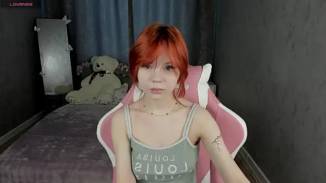 Snapshot of Loly_Cuttie chatting on 04.16.26 Loly Cuttie online show from 04.16.26